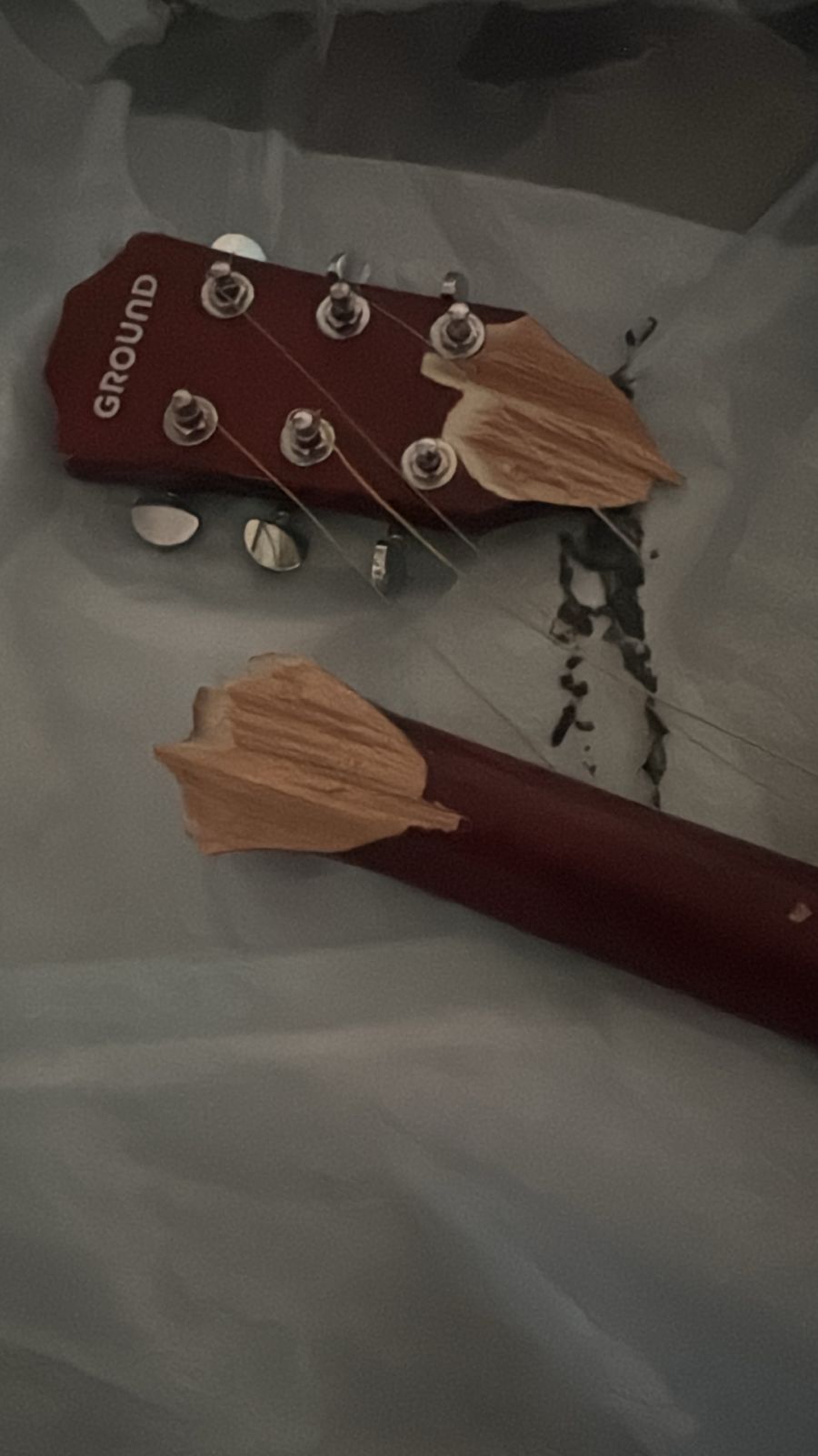 Reparación guitarra marca Ground de Livewrpool